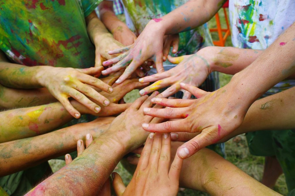 hands, colorful, paint-2706109.jpg